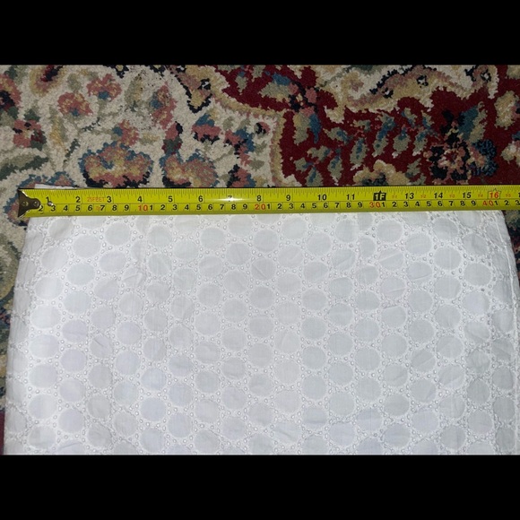 NWOT Willi Smith Eyelet Lace Skirt. Never worn. No stains or flaws. - Picture 2 of 3